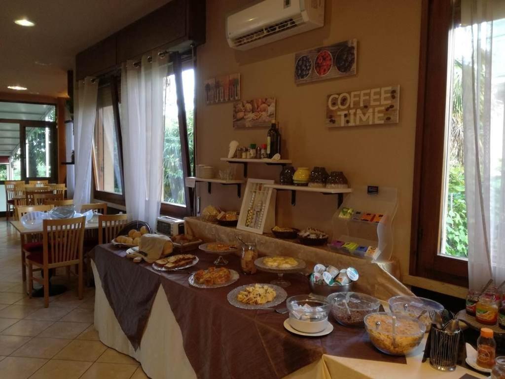 Appartamento Villa Elison Lazise Bagian luar foto